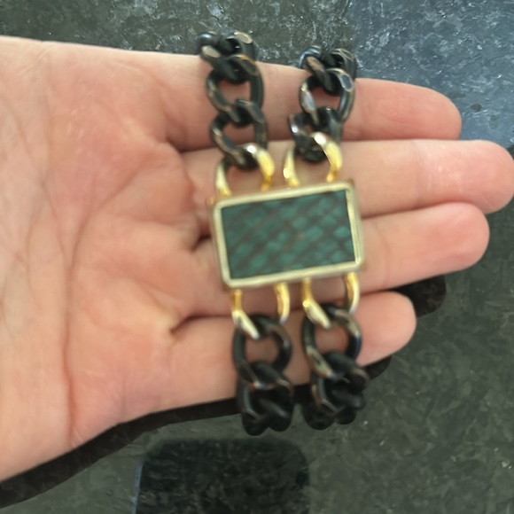 Double chain bracelet magnetic snakeskin closure - Picture 2 of 5